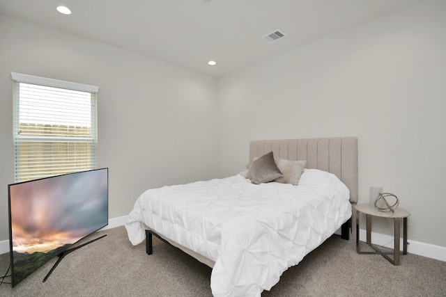 bedroom featuring carpet, visible vents, baseboards, and recessed lighting