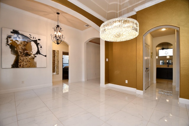 unfurnished room featuring arched walkways, a notable chandelier, marble finish floor, and baseboards