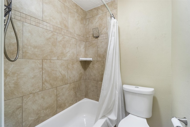 full bathroom with toilet and shower / tub combo with curtain