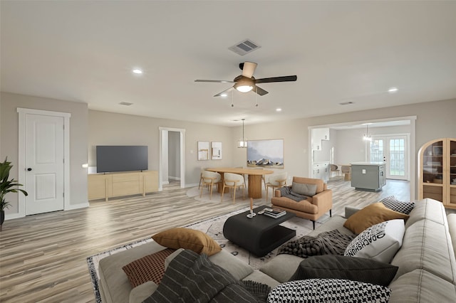 2111 Nina Lee Ln, Houston, TX 77018 - living area with visible vents, baseboards, recessed lighting, a ceiling fan, and light wood-type flooring