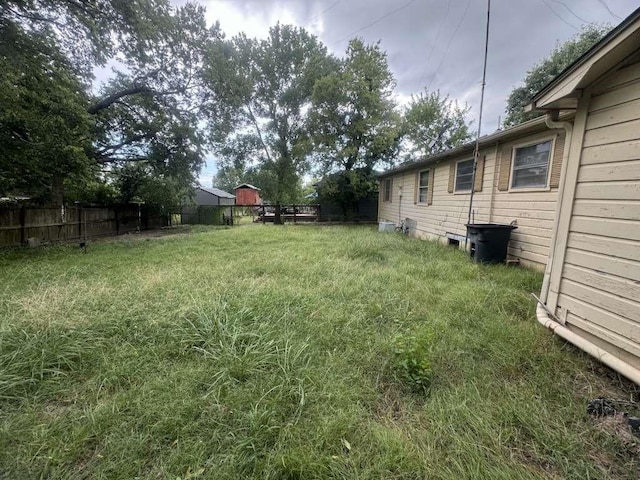 view of yard featuring fence