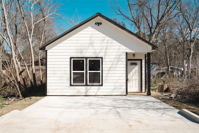 view of front of property