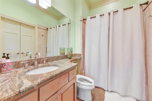 bathroom with toilet, a shower with curtain, crown molding, and vanity