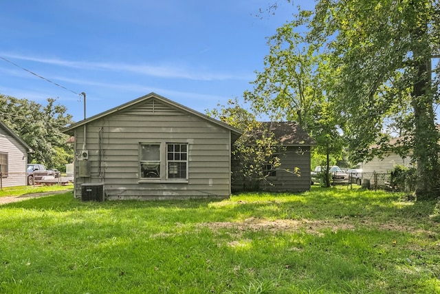 exterior space featuring a lawn