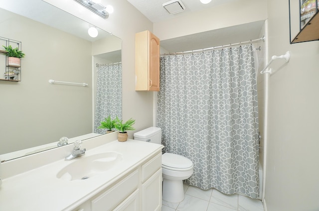 full bath featuring curtained shower, vanity, and toilet