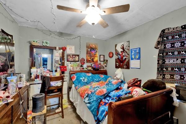 bedroom featuring a ceiling fan