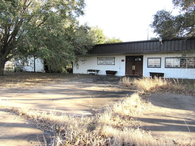 view of front of home