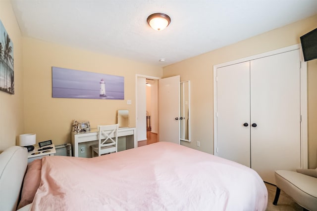 bedroom with a closet