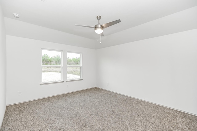 unfurnished room featuring carpet floors and ceiling fan