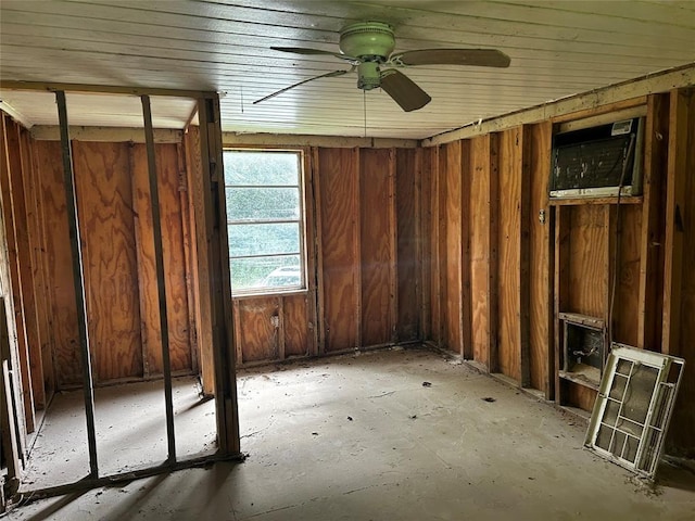 miscellaneous room with ceiling fan