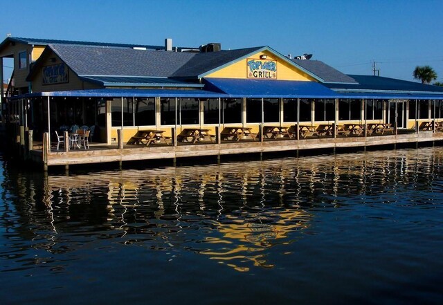 503 7th St, San Leon, TX 77539