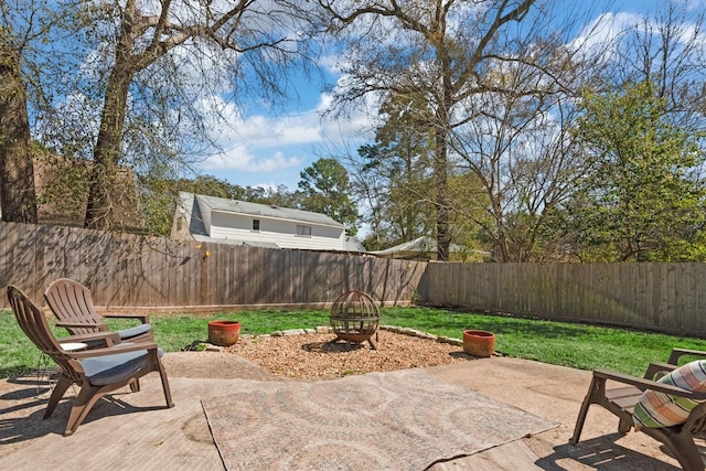 view of patio featuring a fenced backyard