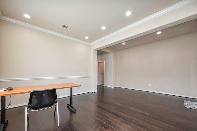 unfurnished office featuring baseboards, visible vents, wood finished floors, crown molding, and recessed lighting