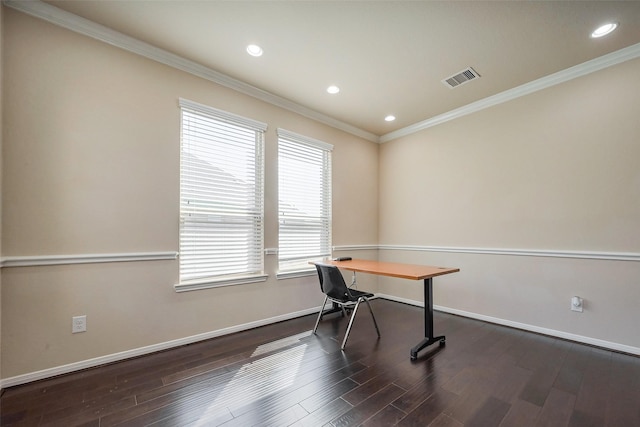 office featuring baseboards, visible vents, wood finished floors, crown molding, and recessed lighting