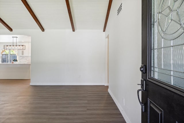 foyer entrance featuring visible vents, baseboards, a chandelier, and dark wood-type flooring