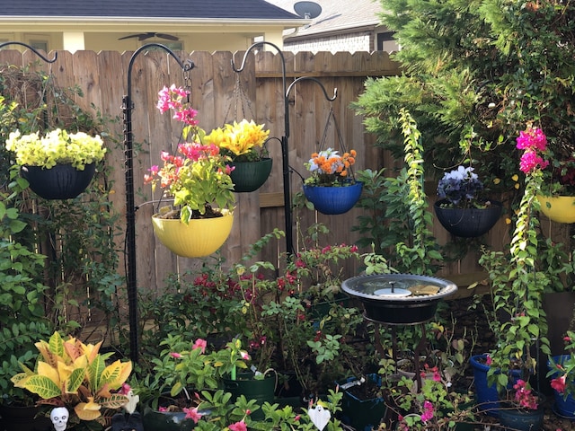 exterior details featuring fence