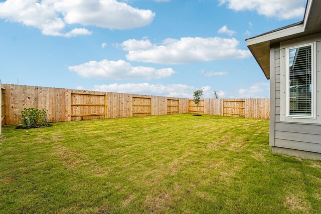 2542 Bay Winds Ln, Baytown, TX 77523 - view of yard