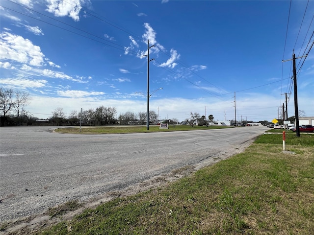 Listing photo 2 for 1101 S Mechanic St, El Campo TX 77437