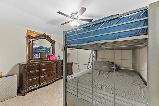 bedroom with ceiling fan