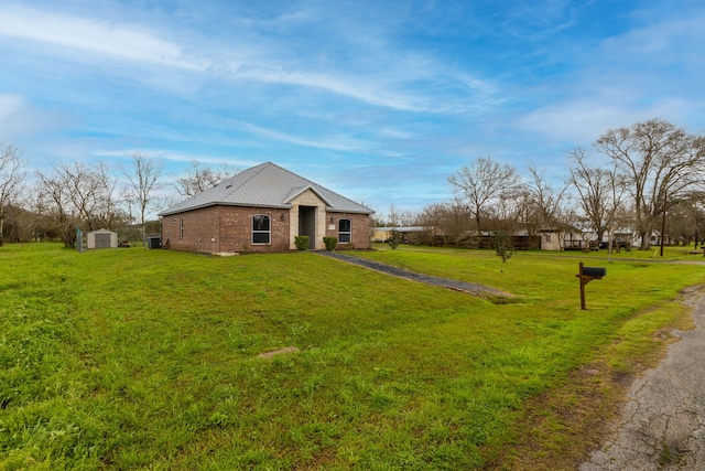 exterior space featuring an outbuilding