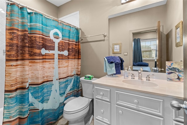 full bath featuring a shower with shower curtain, vanity, and toilet