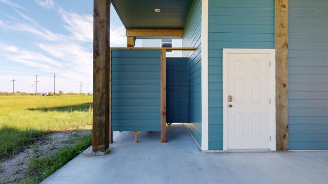 view of property entrance