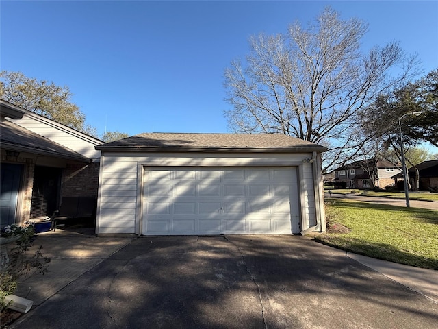 view of detached garage