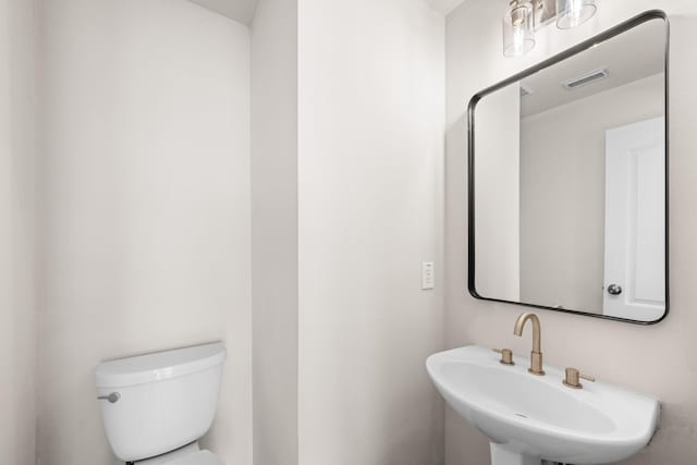 6923 Queensclub Dr, Houston, TX 77069 - bathroom with a sink and toilet