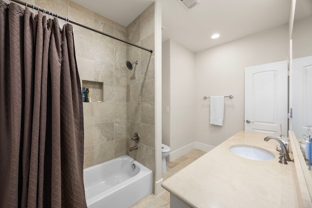 full bathroom featuring shower / tub combo, baseboards, visible vents, toilet, and vanity