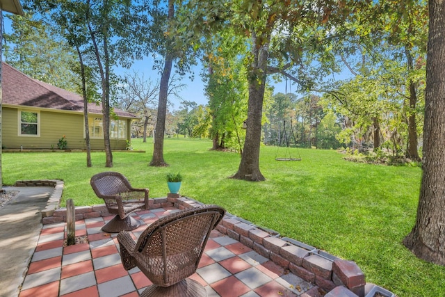 view of yard featuring a patio