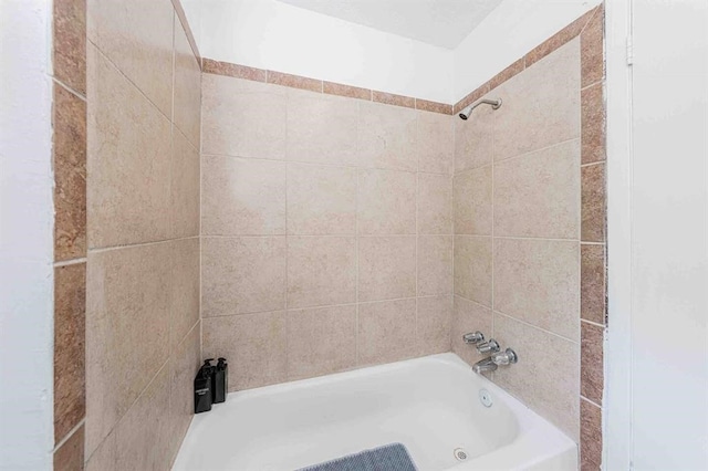 full bath with shower / bath combination