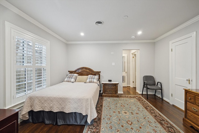 bedroom featuring baseboards, visible vents, ornamental molding, wood finished floors, and recessed lighting