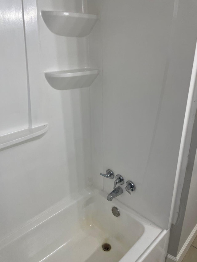 bathroom featuring shower / tub combination