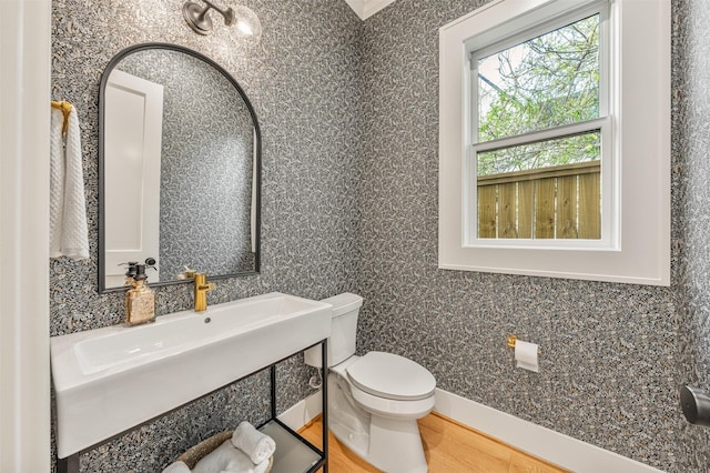203 Munford St, Houston, TX 77008 - bathroom featuring a sink and toilet
