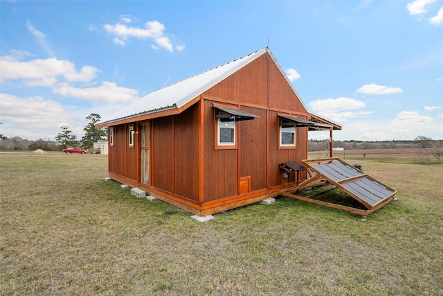 view of outbuilding featuring an outbuilding