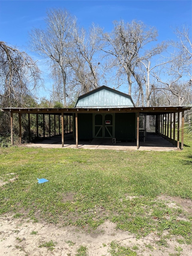 exterior space featuring a carport