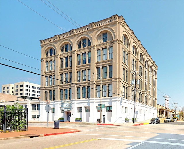 2400 Mechanic St Unit 101, Galveston, TX 77550 - photo 2