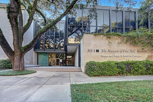 view of building exterior