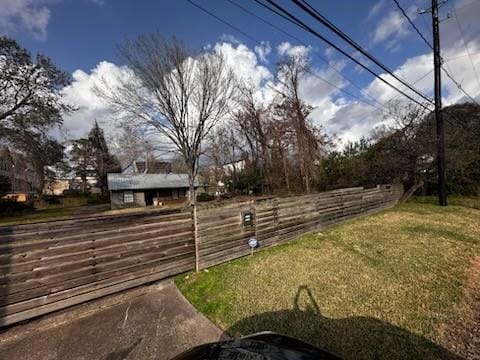 view of yard featuring fence