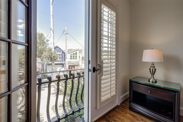 entryway featuring wood finished floors