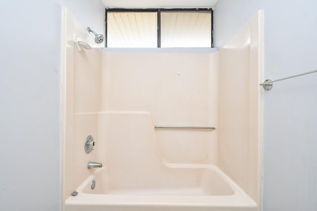 full bathroom featuring shower / washtub combination