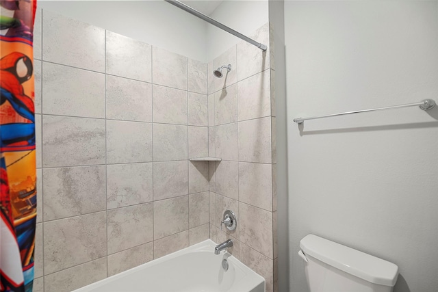 full bathroom featuring toilet and washtub / shower combination