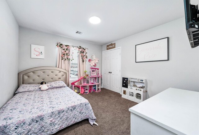 bedroom featuring visible vents and carpet floors