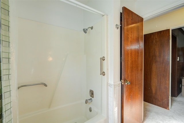 bathroom featuring shower / washtub combination