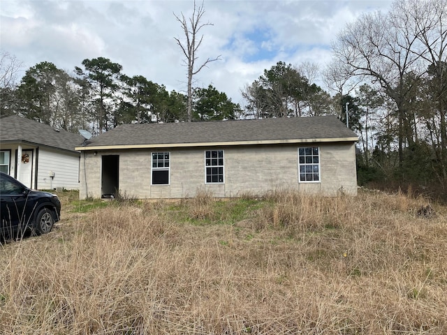 view of front of property