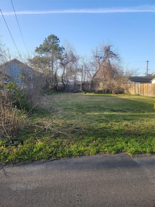 504 Miriam St, Baytown, TX 77520