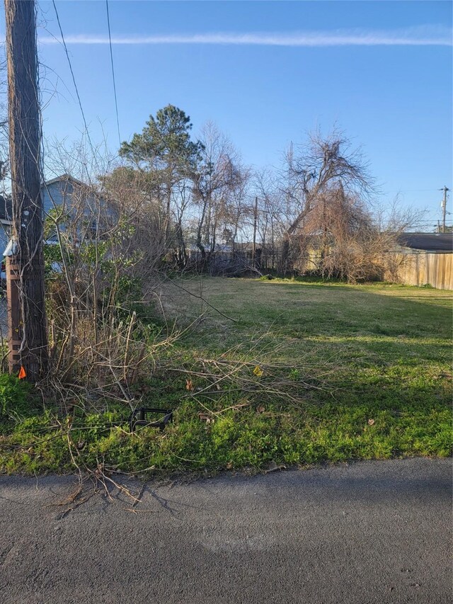 504 Miriam St, Baytown, TX 77520