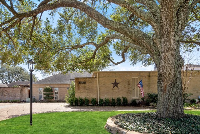 2526 Country Club Blvd, Sugar Land, TX 77478 - view of front facade with brick siding