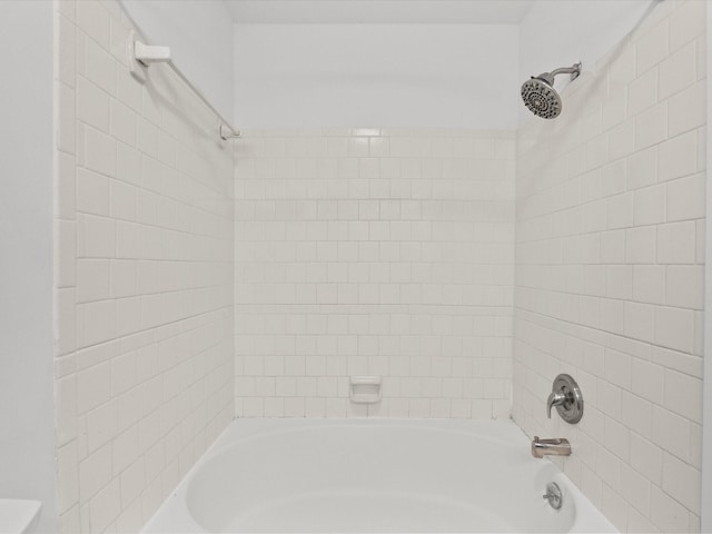 full bath with shower / tub combination