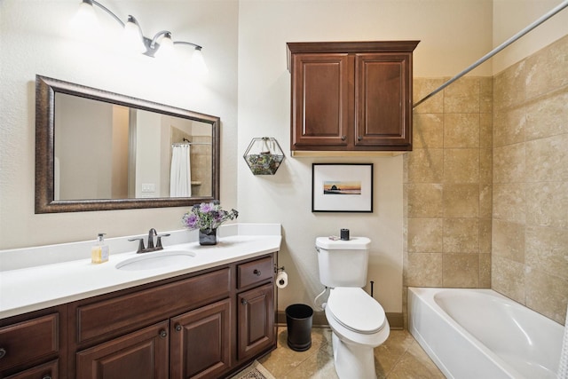 full bathroom featuring baseboards, toilet, tile patterned floors, shower / bathtub combination with curtain, and vanity